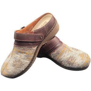 Pikolinos Patterned Slip-On Clogs, Size 39EU/8.5 US. Lovely 🥰!